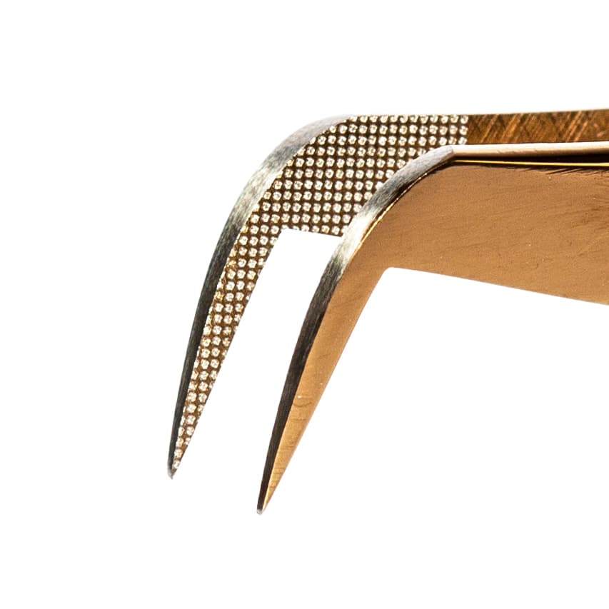 Gabriel Pinzette mit Nano-Beschichtung in Roségold für Volumentechnik, Nahaufnahme zeigt rutschfeste Oberfläche.