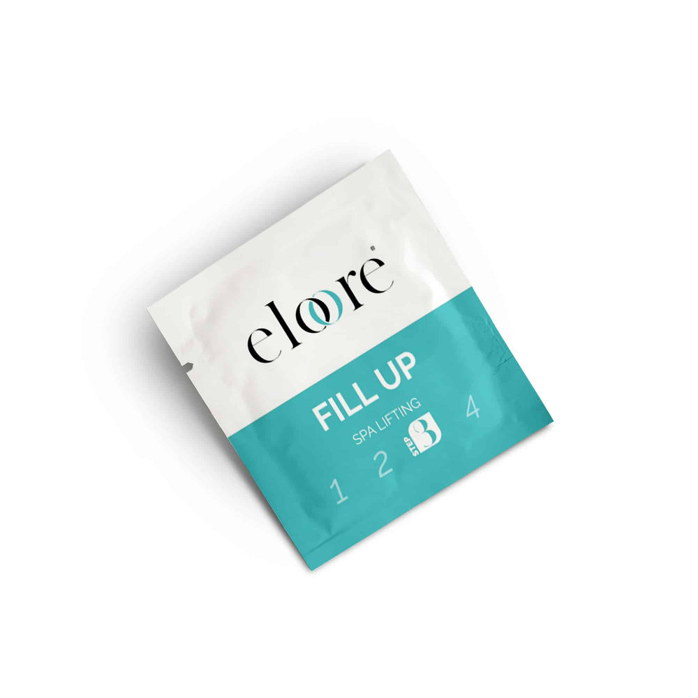 eloore® FILL UP Lotion 2ml Sachet - Step 3 - Cysteamine Lash & Brow Lifting

Die eloore® FILL UP cream 10 x 2ml ist der unverzichtbare Schritt 3 im Lash & Brow Lifting-Verfahren, der als inneres Botox für Wimpern und Augenbrauen fungiert. Diese vegane Formel mit hydrolysierten Weizenproteinen (pflanzliches Keratin) stärkt, nährt und repariert das Haar, verleiht Volumen, Glanz und seidige Elastizität und bereitet es ideal auf den finalen Schutzfilm in Schritt 4 vor. Auf dem Bild ist ein einzelnes Sachet der 