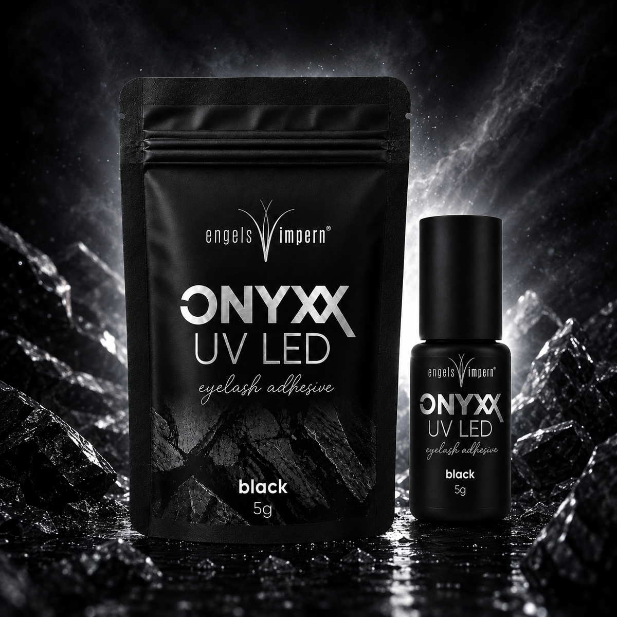 ONYXX schwarzer UV LED Wimpernkleber mit ca. 0,5 Sekunden Aushärtung