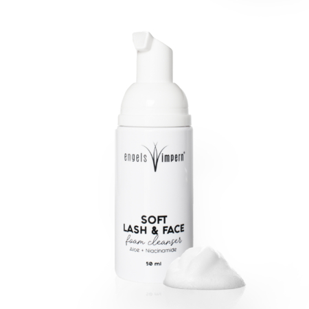 EngelsWimpern Soft Lash & Face Foam Cleanser – 50 ml, sanftes Wimpernshampoo mit Aloe Vera und Niacinamid, ideal für Wimpernverlängerungen.